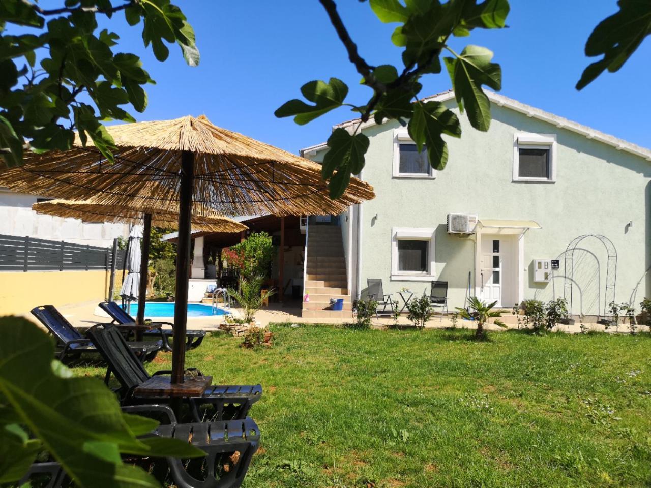 Chillout Apartments With Pool Patricia Fazana Exterior photo
